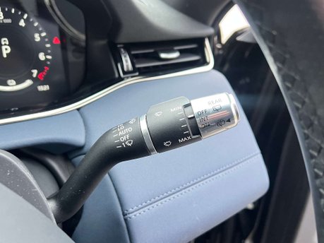 Land Rover Range Rover Evoque 1.5 Range Rover Evoque R-Dynamic SE P300e Auto 4WD 5dr 23