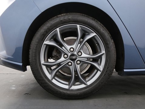 Ford Focus 1.0T EcoBoost ST-Line Euro 6 (s/s) 5dr 26