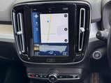 Volvo XC40 2.0 B4 MHEV Momentum Auto AWD Euro 6 (s/s) 5dr 9