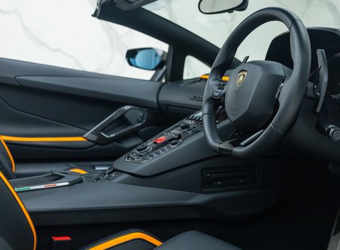 Lamborghini Aventador S LP 740-4 ROADSTER 16