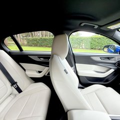 Jaguar XE R-DYNAMIC HSE 4