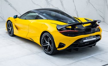 McLaren 750S 8