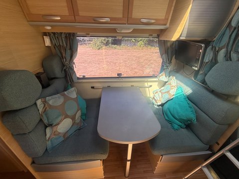 Ford Transit ROLLER TEAM AUTO ROLLER 600G 6 BERTH GARAGE 9
