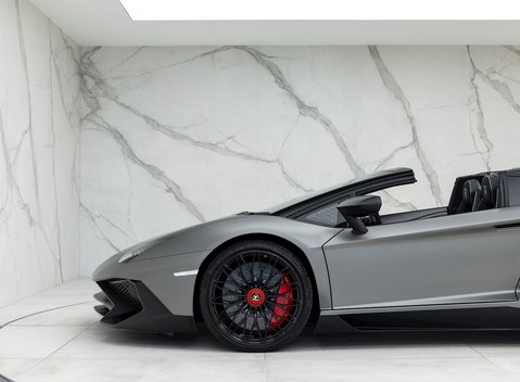 Lamborghini Aventador SV LP 750-4 Roadster 35