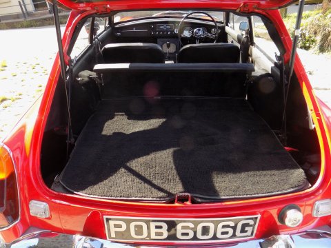 MG B GT 13