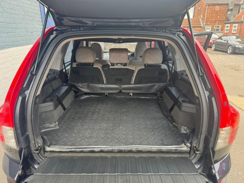 Volvo XC90 2.4 D5 R-Design SE Geartronic AWD 5dr 39