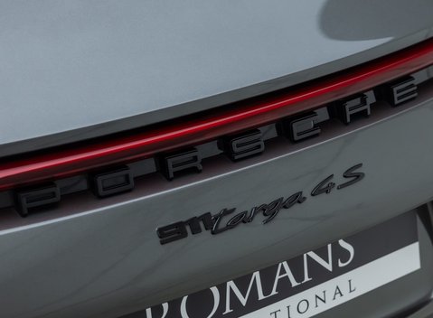 Porsche 911 Targa 4S (992) 40