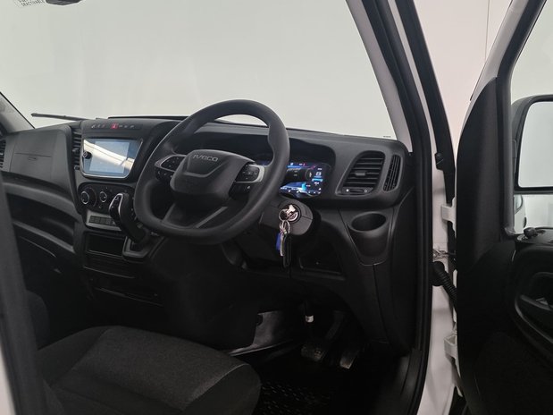 Iveco Daily Daily 35C14 Diesel 2.3 High Roof Business Van 4100L WB Hi-Matic 21