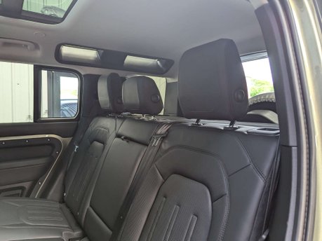 Land Rover Defender 2.0 Defender SE Auto 4WD 5dr 27
