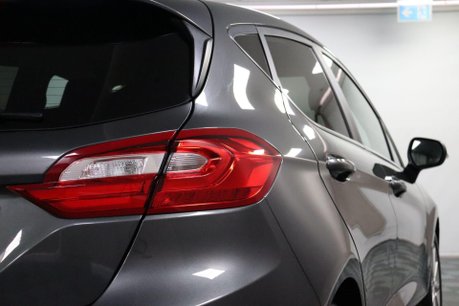 Ford Fiesta TITANIUM 23
