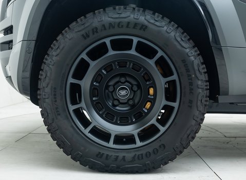 Land Rover Defender 110 OCTA EDITION ONE 36