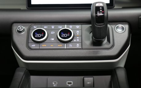 Land Rover Defender 110 D250 x-Dynamic HSE - 1 Owner 28