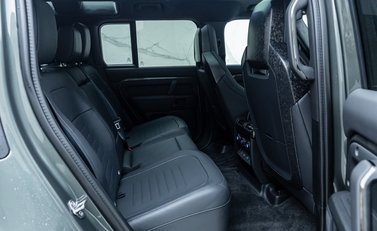 Land Rover Defender OCTA EDITION ONE 16