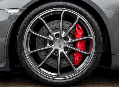 Porsche Cayman GT4 10