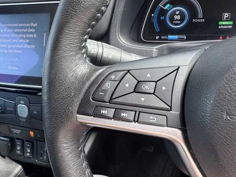 Nissan LEAF N-Connecta 14
