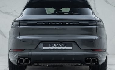 Porsche Cayenne TURBO E-HYBRID 8