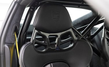Porsche 911 GT3 (991.2) 11