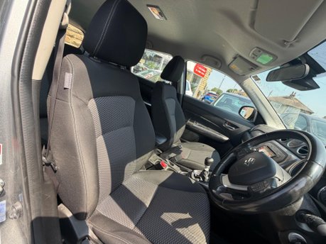 Suzuki Vitara SZ4 BOOSTERJET MHEV 10