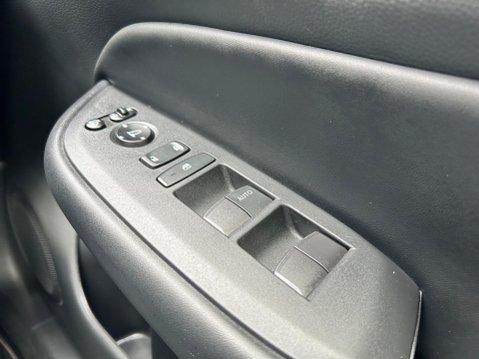 Honda Jazz I-MMD SR 37