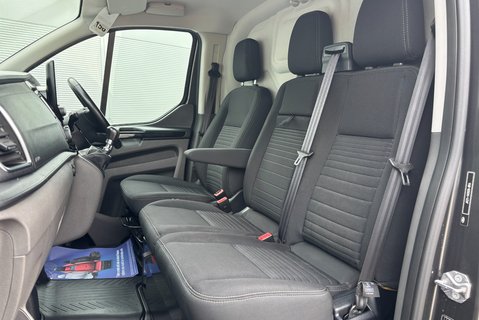 Ford Transit Custom 300 L2 H2 Limited 130 ps Panel Van 3