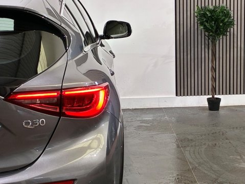 Infiniti Q30 1.5d SE Euro 6 (s/s) 5dr 56