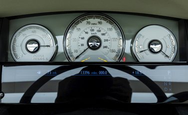 Rolls-Royce Dawn 18
