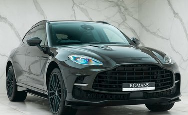 Aston Martin DBX 707 1