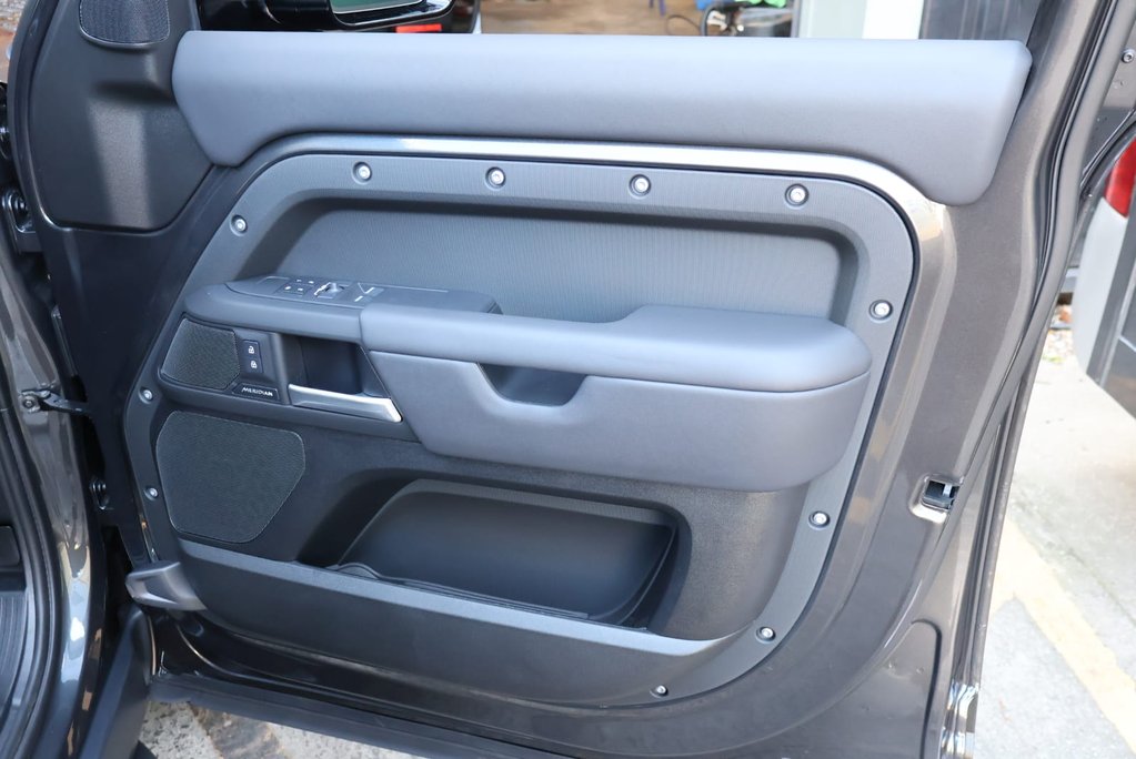 Land Rover Defender 110 2026  HARD TOP 350  X-DYNAMIC HSE STYLED ATY SEEKER WITH SEATS FITTED 24