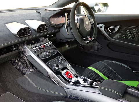 Lamborghini Huracan Performante 7