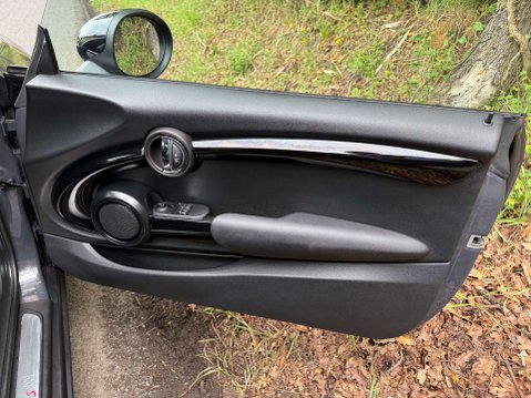 Mini Hatch 2.0 Cooper SD 3dr 35