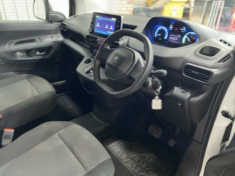 Peugeot Partner PROFESSIONAL PREMIUM PLUS L1 13