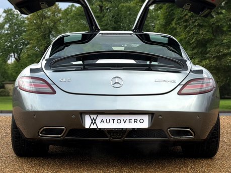 Mercedes-Benz SLS SLS AMG 8