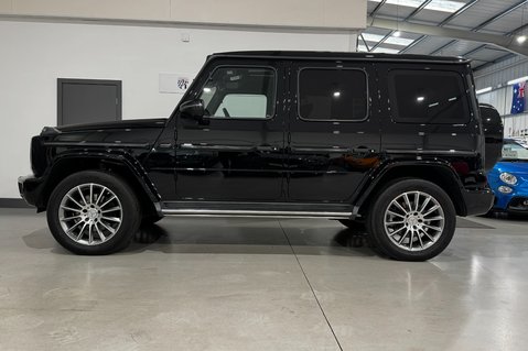 Mercedes-Benz G Series G 400 D 4MATIC AMG LINE PREMIUM 9