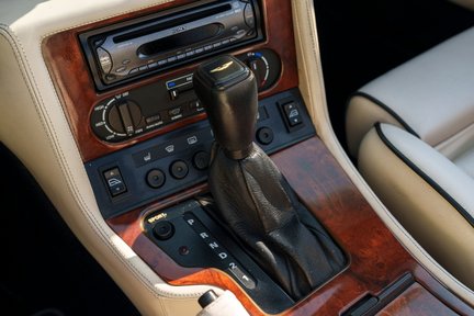 Aston Martin Virage Volante 20