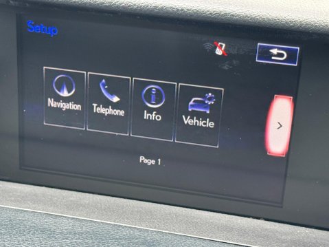 Lexus Is 2.5 300h Premier E-CVT Euro 5 (s/s) 4dr 22