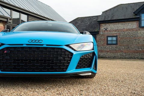 Audi R8 5.2 FSI V10 Performance Carbon Black Coupe 2dr Petrol S Tronic quattro Euro 17