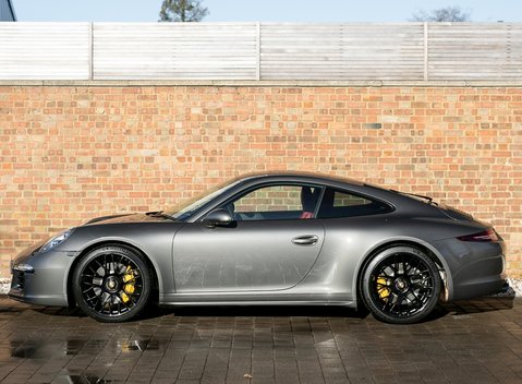 Porsche 911 (991) Carrera GTS 2