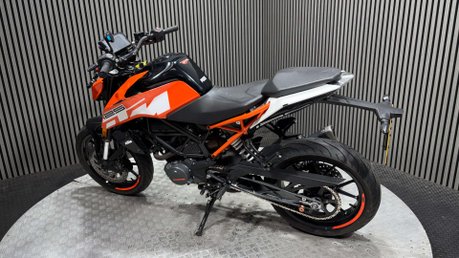 KTM Duke 2019 ONLY 11K RUNNING PROJECT NAKED BIKE 125CC 15