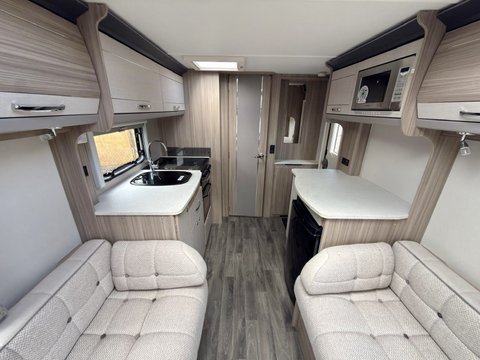 Coachman Pastiche 460 16