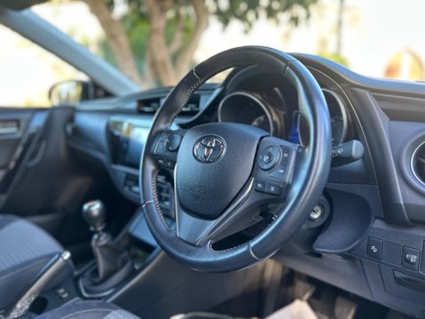 Toyota Auris VVT-I DESIGN TSS 23