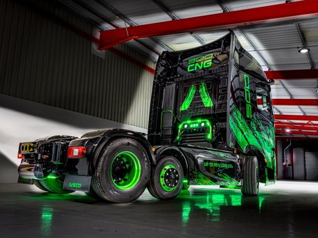 Introducing the IVECO S-Way 500 CNG 6×2 – A Force of Nature 3