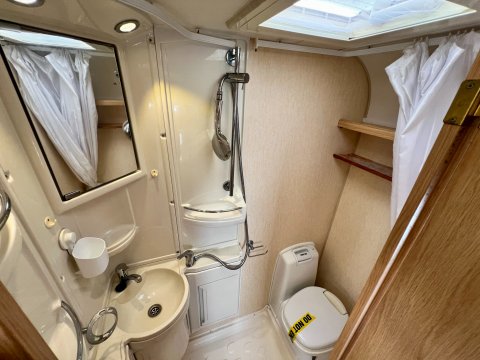 Coachman Amara 380/2 19