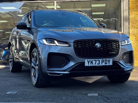 Jaguar F-Pace R-DYNAMIC HSE BLACK 4
