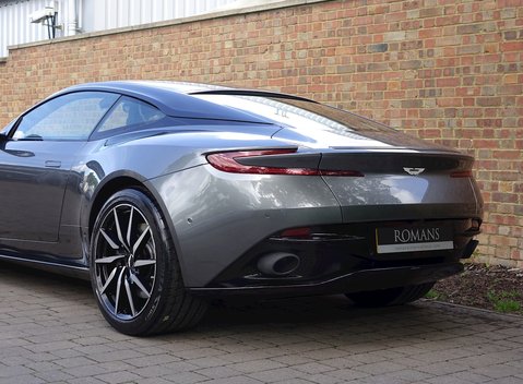 Aston Martin DB11 17