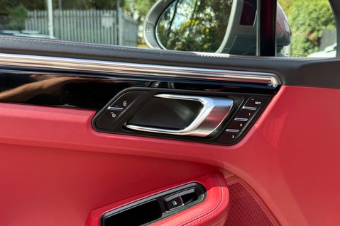 Porsche Macan D S PDK - £14K EXTRAS -AIR SUSPENSION -PDLS+ -BOSE -SIDE SKIRTS -ACC-CAMERA 25