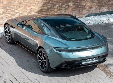 Aston Martin DB11 V8 9