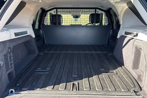 Land Rover Discovery D300 HSE Mhev Panel Van - Full LR Service History 12