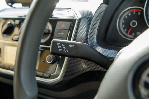 Volkswagen Up BLACK EDITION 12