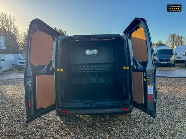 Ford Transit Custom Crew Cab [SOLD MT] AUTO 170ps LWB L2H1 Limited 300 Air Con Alloys Sensors S 9