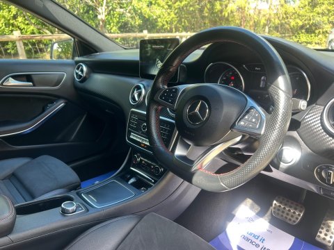 Mercedes-Benz A Class 2.1 A200d AMG Line (Premium) 7G-DCT Euro 6 (s/s) 5dr 11